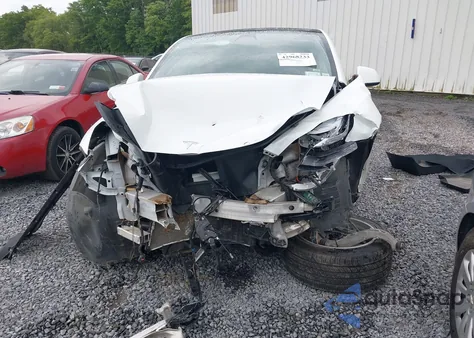 2020 Tesla Model Y Long Range Dual Motor All-Wheel Drive/Performance Dual Motor All-Wheel Drive z USA, uszkodzony, nr VIN 5YJYGDEF5LF006109